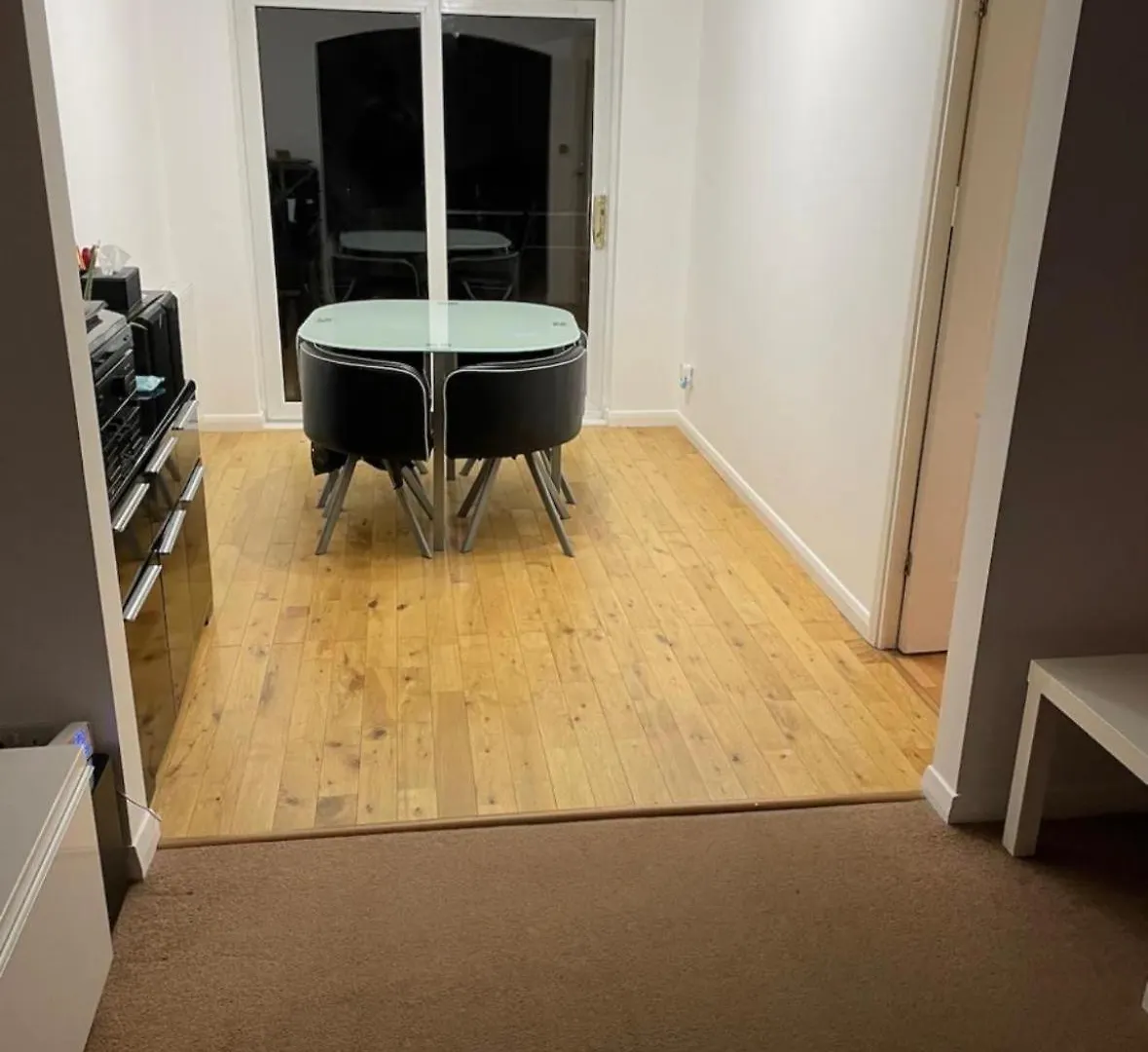 Contacts de Little France House Room1